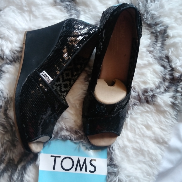 Toms Black Sequin Wedges - Picture 3 of 3